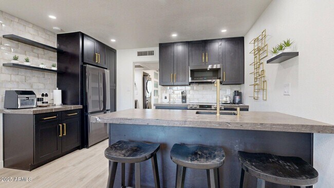 Foto del edificio - 5995 N 78th St