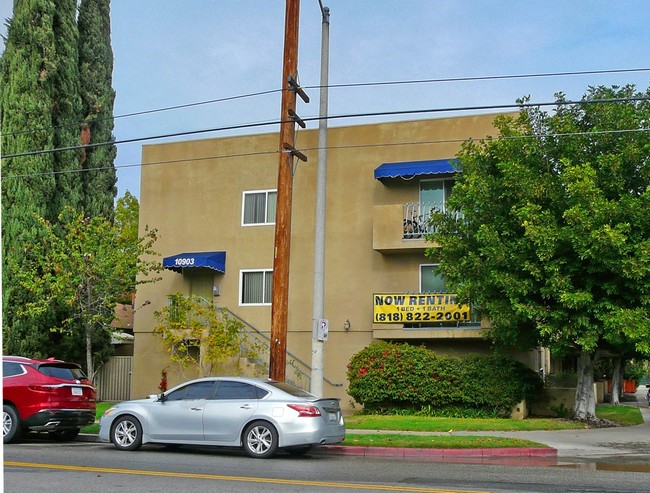 Building Photo - 10903 Camarillo St