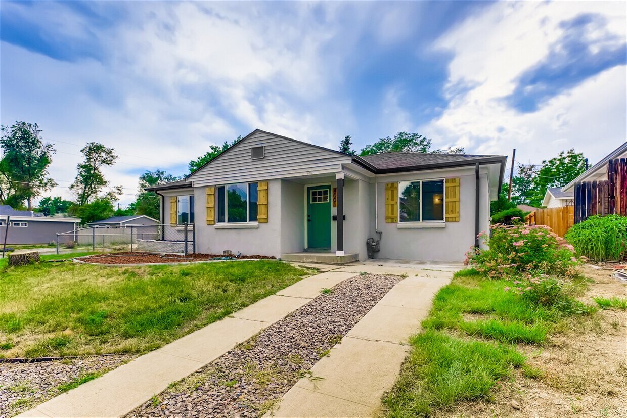 Primary Photo - 4001 Zuni St