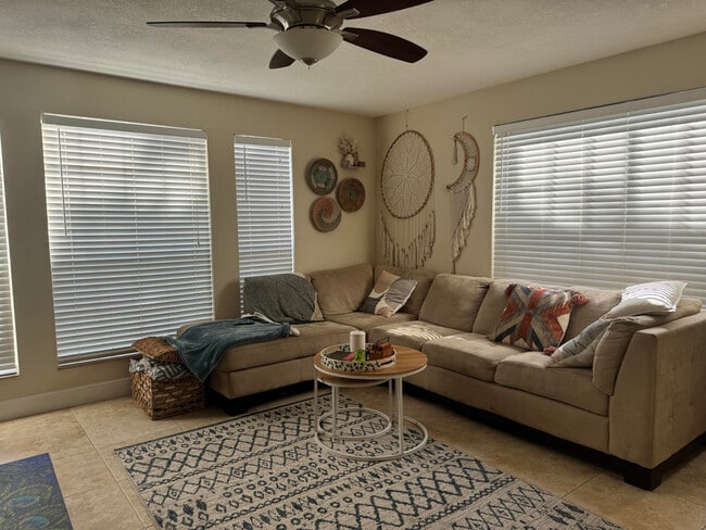 Foto del edificio - 1020 Crystal Way