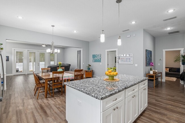 Building Photo - Stunning South Pointe 4/3 Home with Solar ...