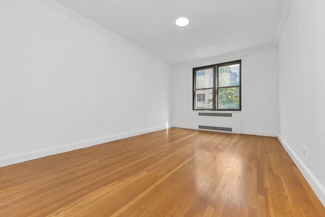 Foto del edificio - 350 E 54th St