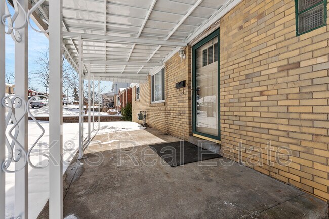 Building Photo - 316 Conniston Ave