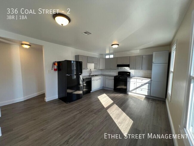 Building Photo - 336 Coal St