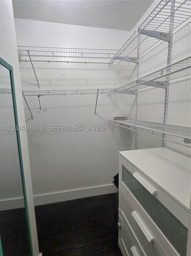 Building Photo - 6001-6114 129