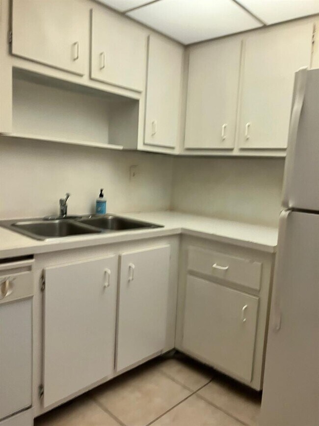 Foto del edificio - 3100 Coral Springs Dr
