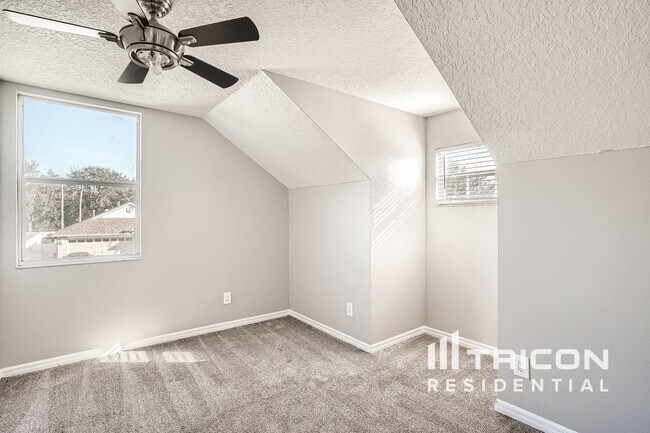 Building Photo - 1648 Harbor Oaks Dr