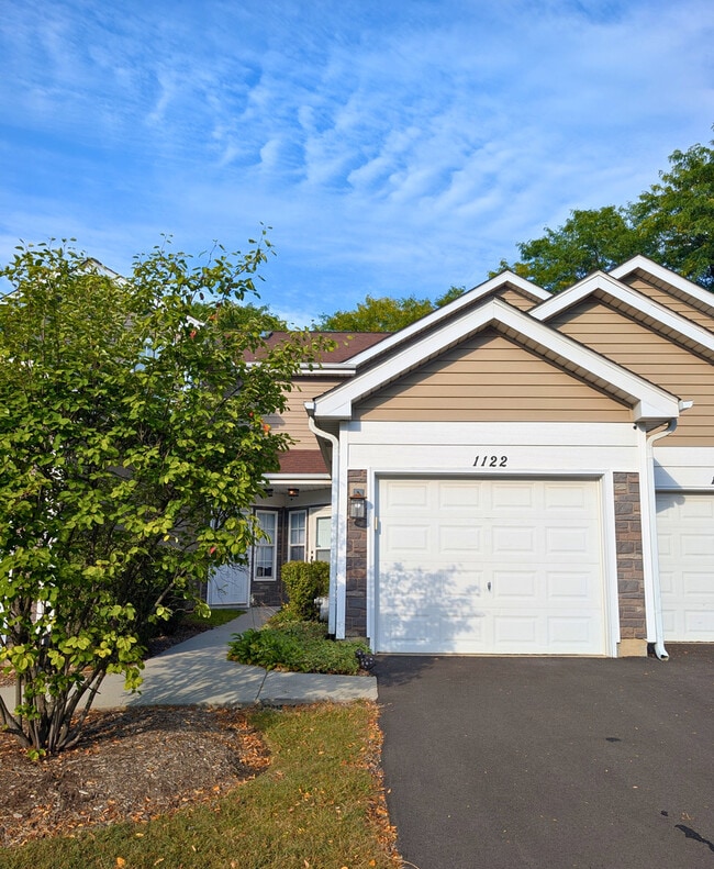 Building Photo - 1122 Regency Dr
