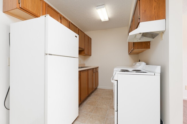 Building Photo - 633 Princeton Pkwy