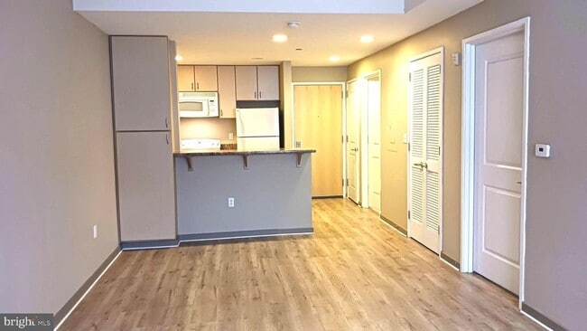 Building Photo - 815 Arch St