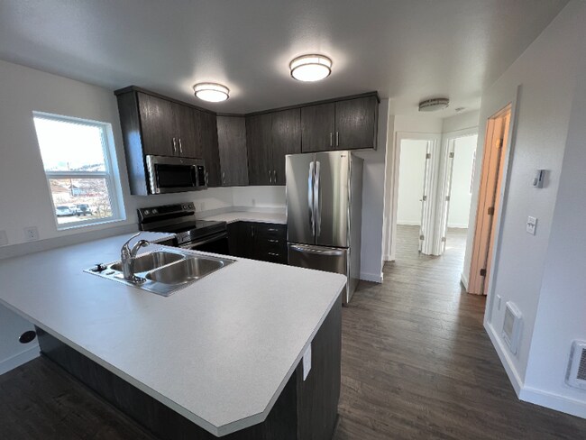 Building Photo - 401 Eighth Ave W