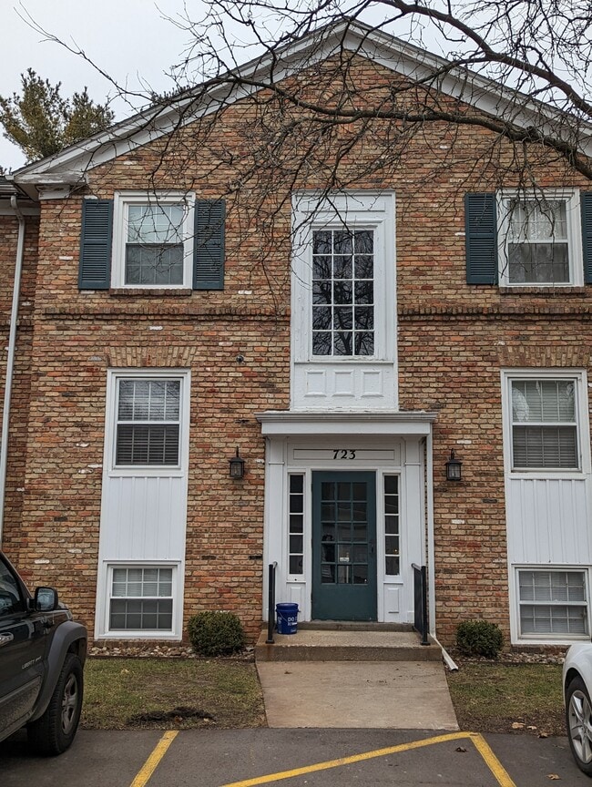 Building Photo - 723 Whitcomb St