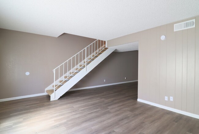 Building Photo - 1345 S Kolb Rd