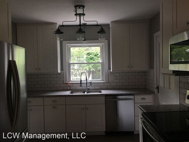 Foto del edificio - 3 br, 2 bath House - 2222 Maplewood Avenue