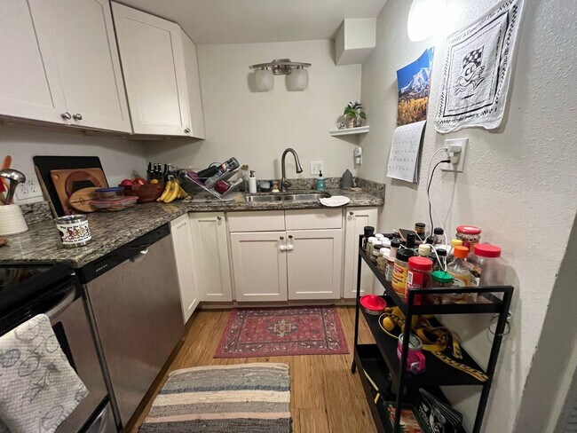 Foto del edificio - 1041 W Vine Dr