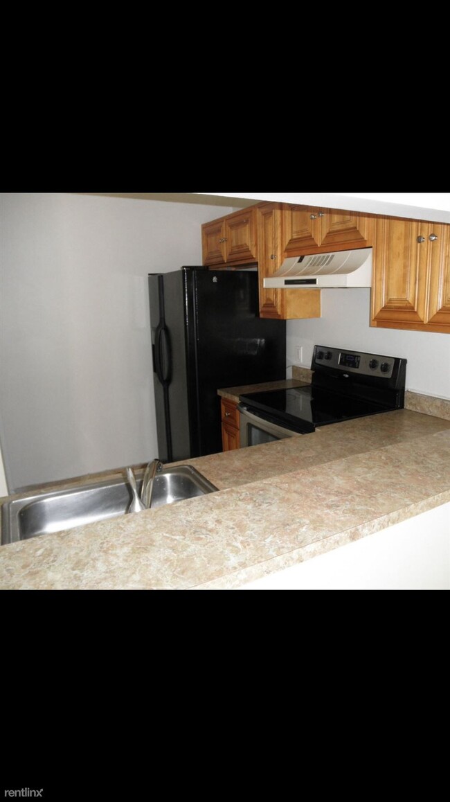 Building Photo - 1 br, 1 bath  - Paradise Cove