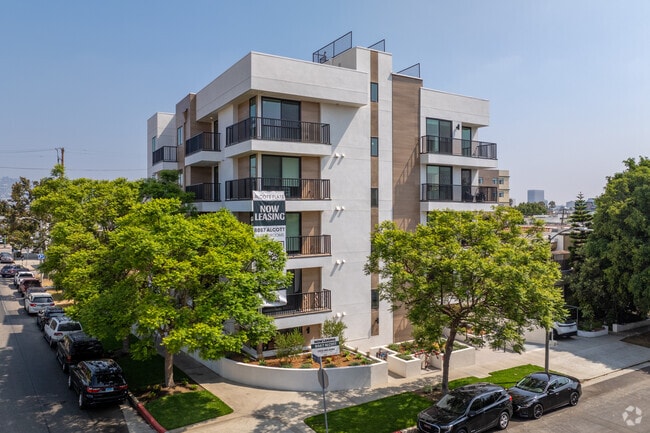 Building Photo - 8867 W Alcott St