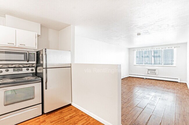 Foto del edificio - 1243 N Washington St