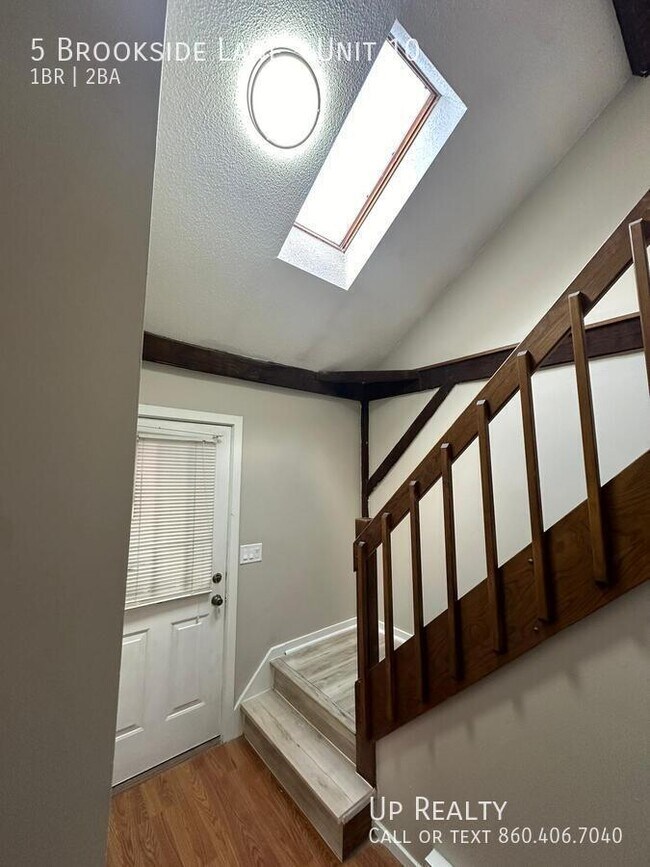 Foto del edificio - 5 Brookside Ln