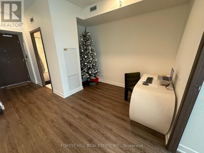 Building Photo - 19 Bathurst St