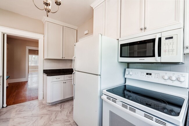 Foto del edificio - 6615 San Bonita Ave