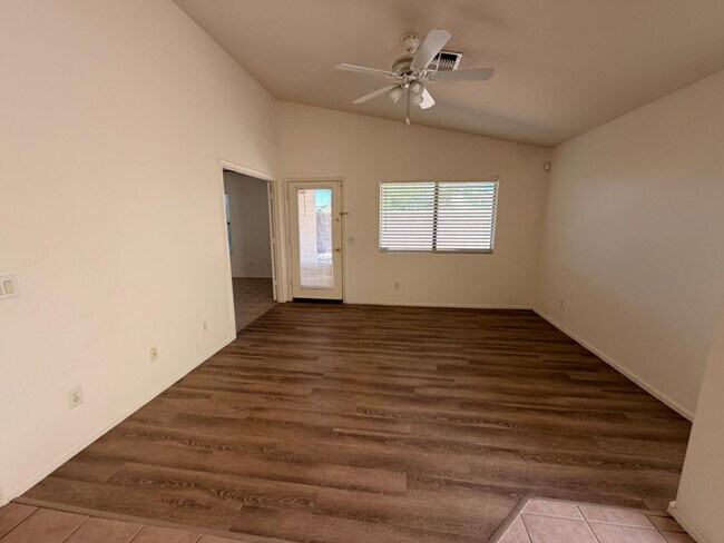 Building Photo - 602 N 166th Ln