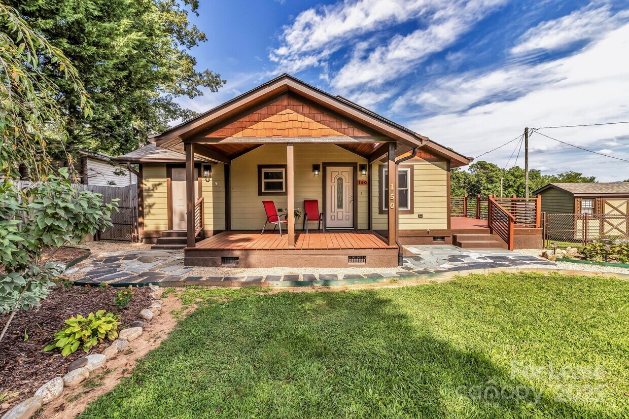 Foto principal - 150 Oak Hill Rd