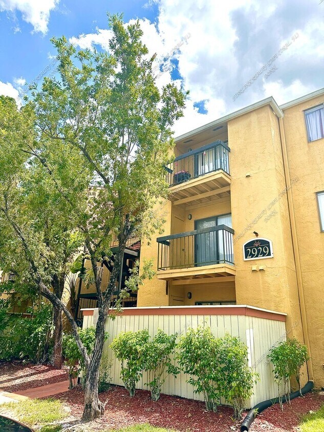 Photo - 2929 Winkler Ave (Fort Myers, FL)