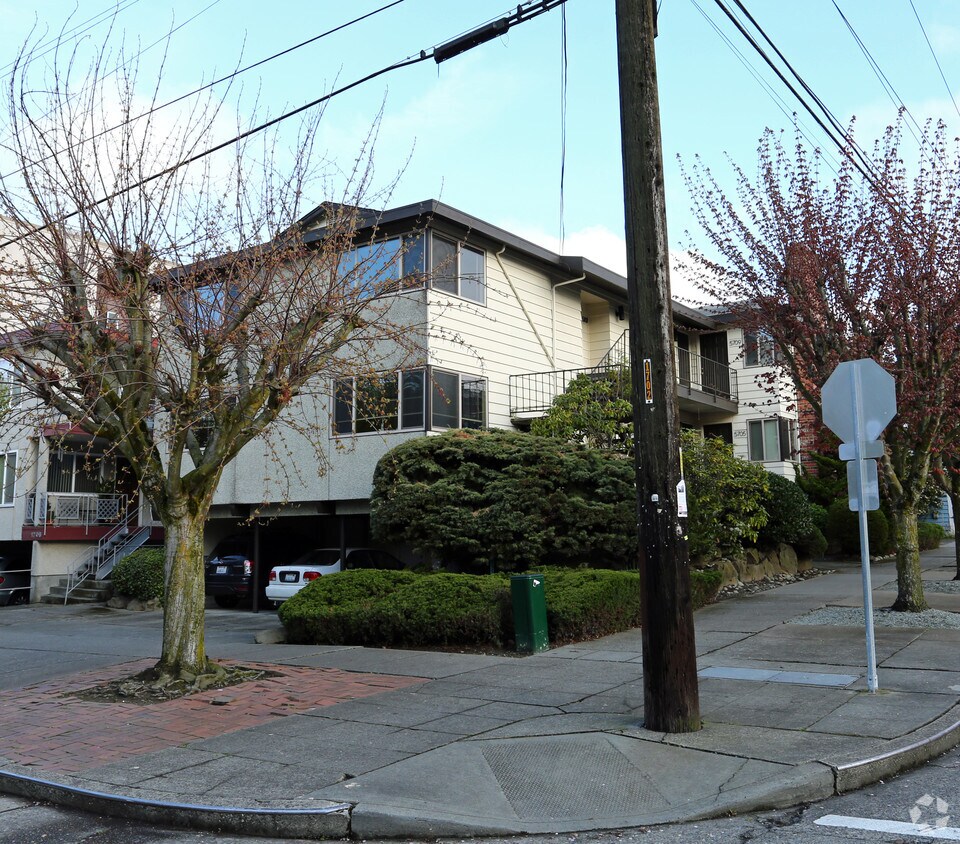 Building Photo - 5701 17th Ave NW