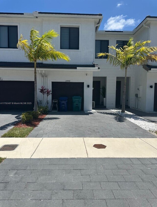 Foto del edificio - 10906 SW 232nd Terrace