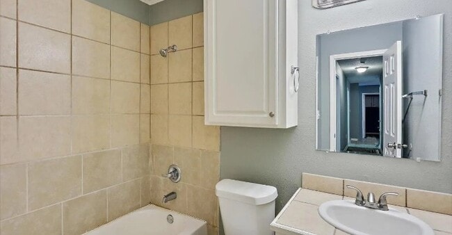 Building Photo - 2128 Thousand Oaks Dr