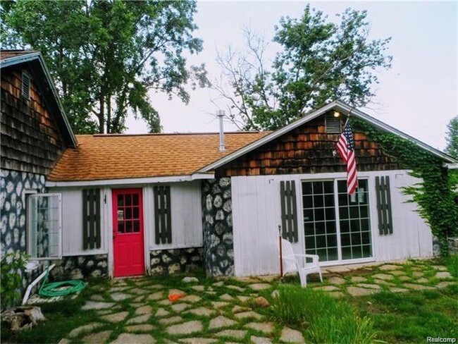 Building Photo - 1936 Butterfield Dr
