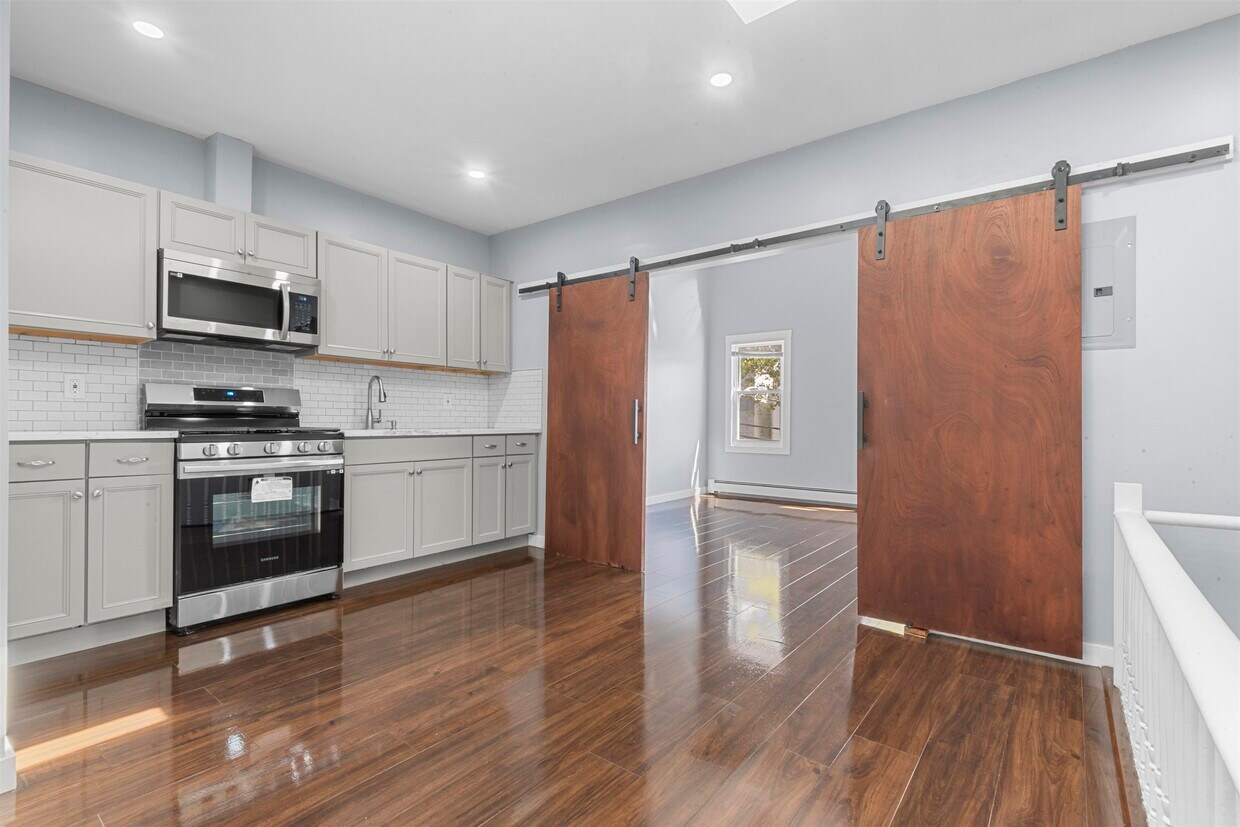 Foto principal - 161 Van Horne St