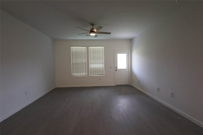 Foto del edificio - 15369 Dapple Blf Ln