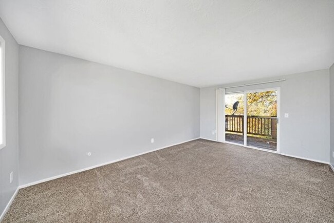 Foto del edificio - 2 bedroom 1 bath in Milwaukie!!