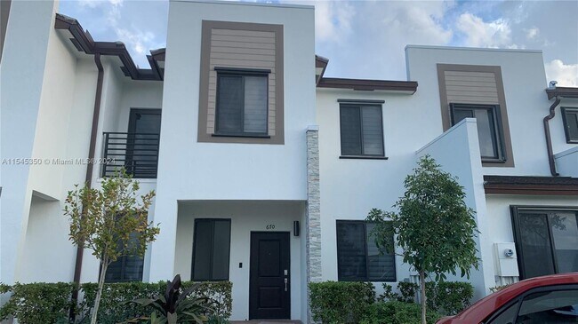 Foto del edificio - 670 NE 207th St