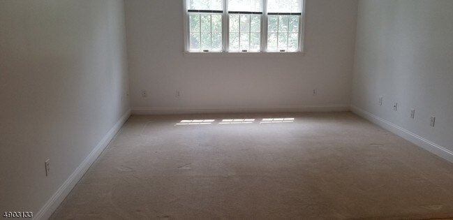 Building Photo - 1057 Pierpont St