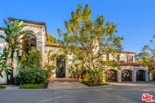 Building Photo - 23210 Mariposa De Oro St
