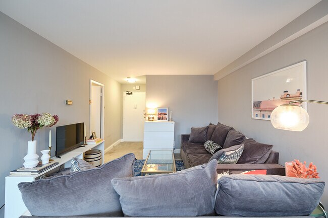 Building Photo - 1601 18th St NW