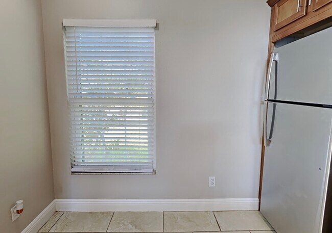 Building Photo - 1424 Liz Ln