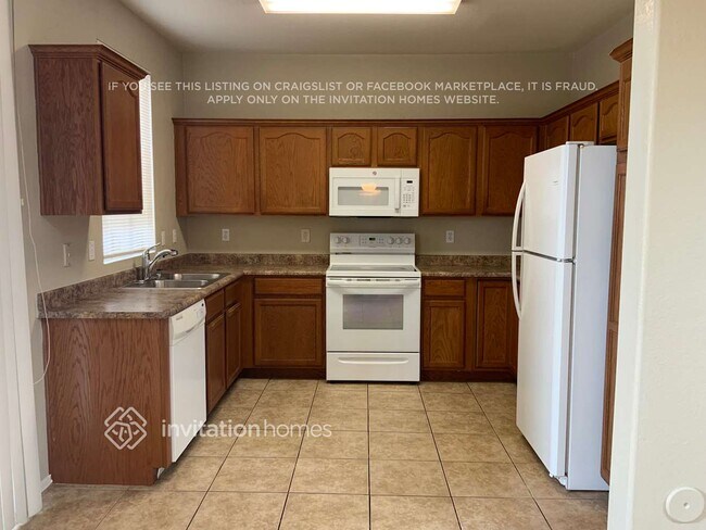 Building Photo - 40092 Calabria St