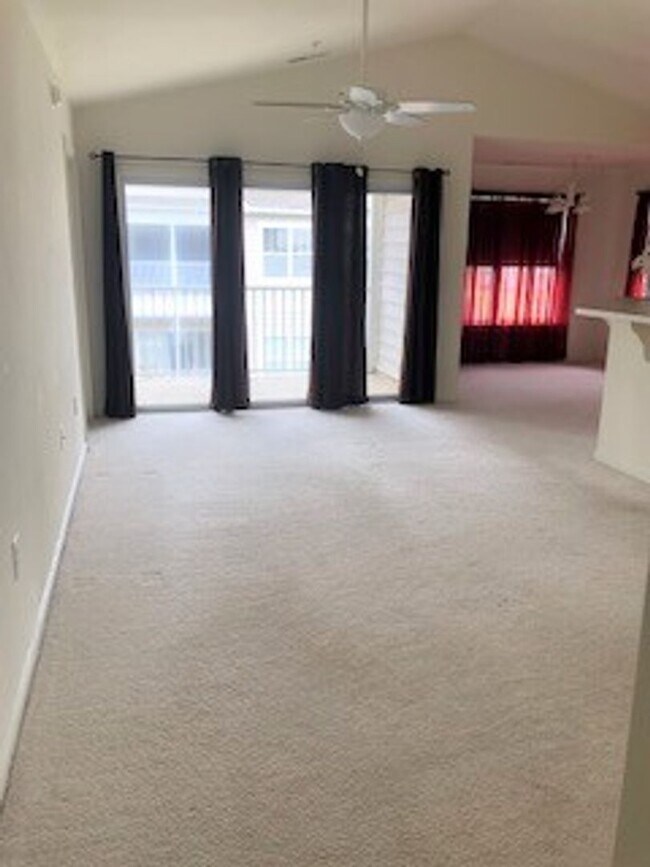 Building Photo - Hearthstone Manor-  Pet friendly condo wit...