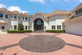 Building Photo - 2836 N Kingsgate Dr