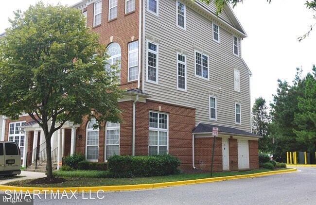 Foto del edificio - 2 br, 2.5 bath House - 901 Pine Forest Ln