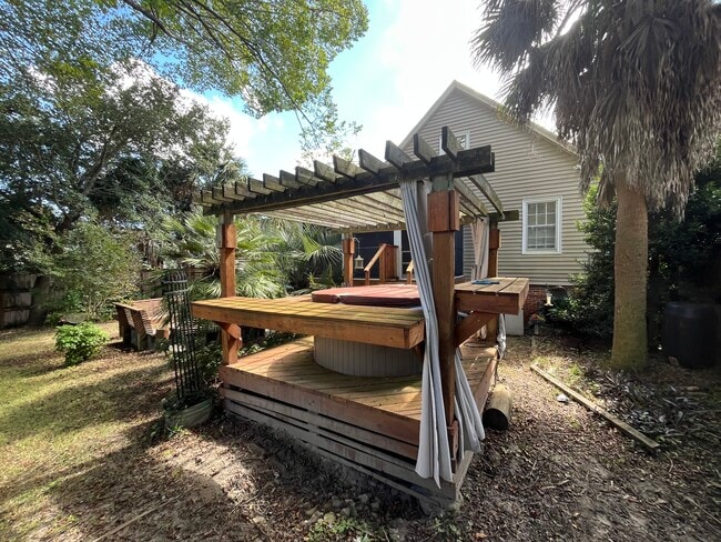 Building Photo - 2111 Metts Ave