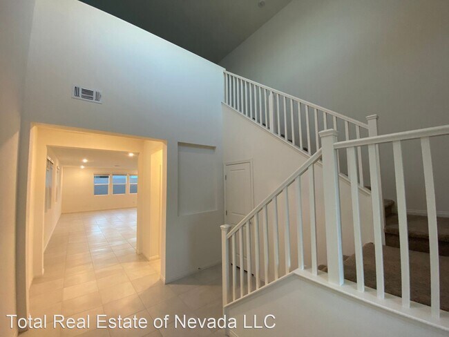 Building Photo - 5 br, 4.5 bath House - 5961 Bruselas St