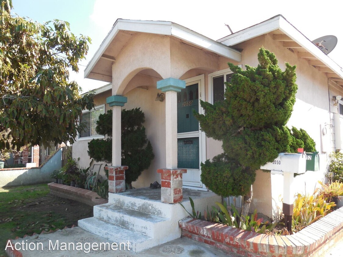 Primary Photo - 2050-2052 255th St W