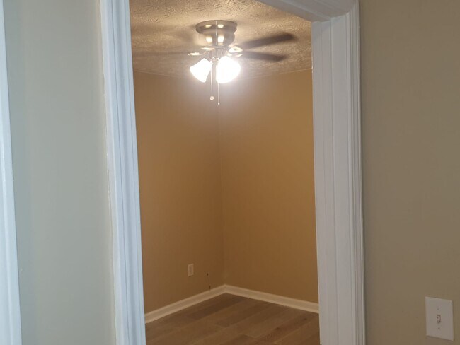 Foto del edificio - 5104 Fairington Ridge Cir