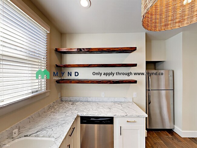 Foto del edificio - 1 br, 1 bath  - 1519 Walnut St Apt 4