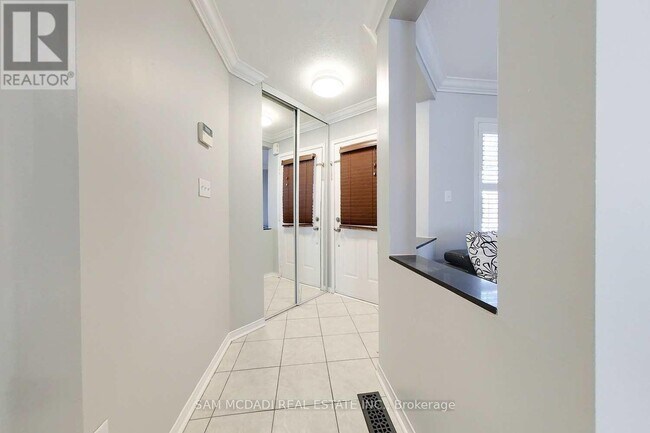 Photo du bâtiment - 5940 Ridgecrest Trail